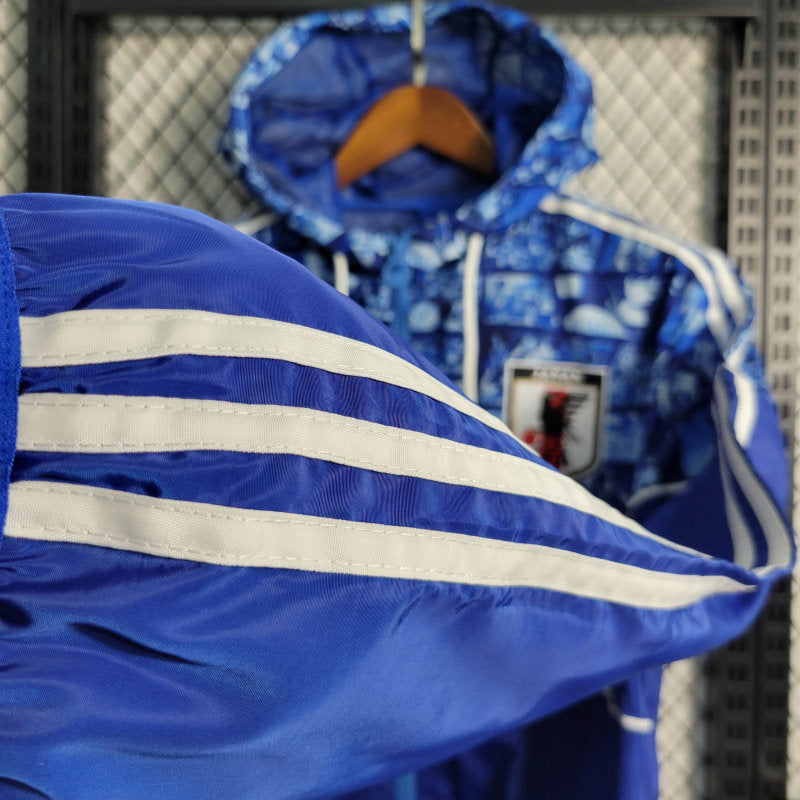 Japońska kurtka przeciwwiatrowa 2023