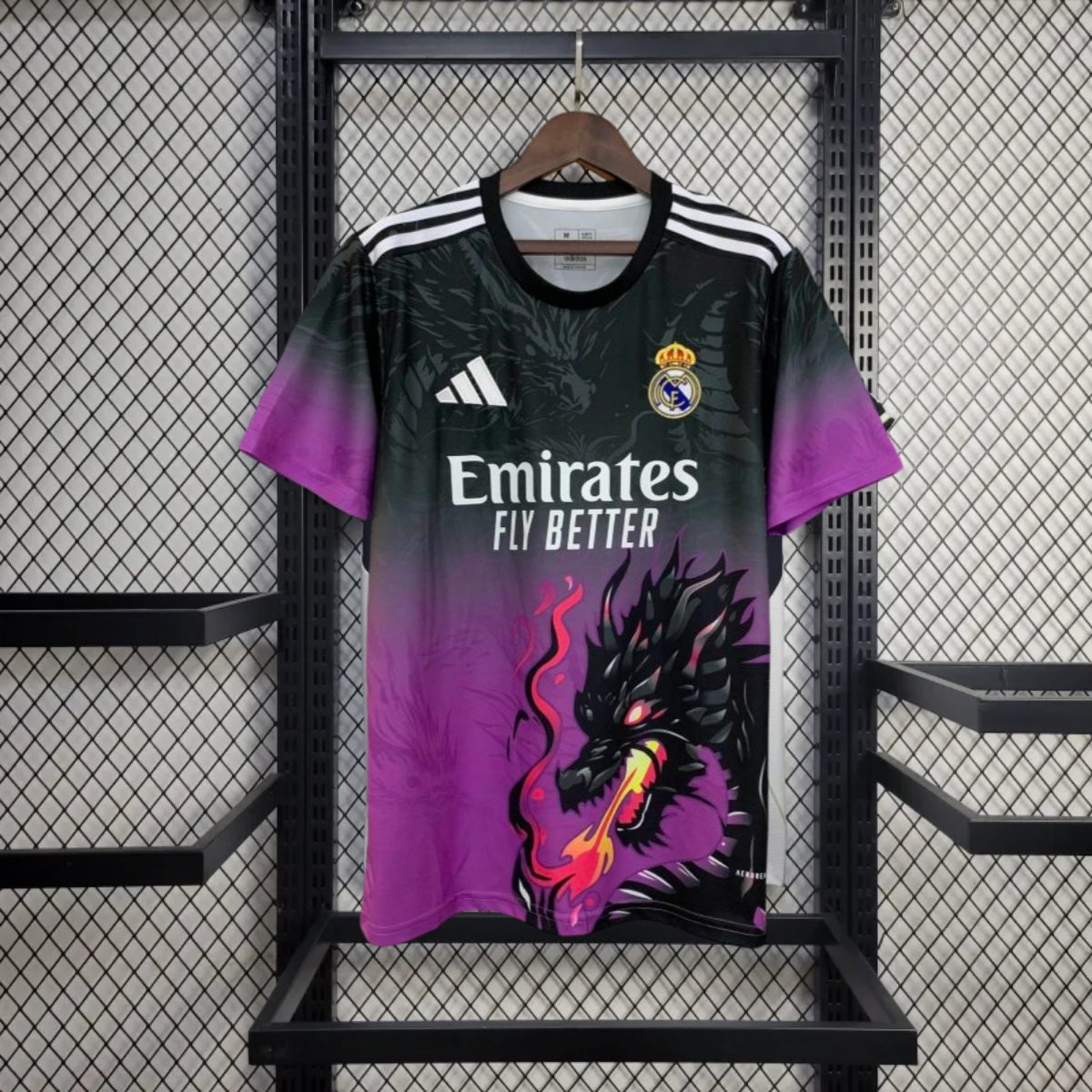 Ograničeni dres Real Madrida za 2025. godinu
