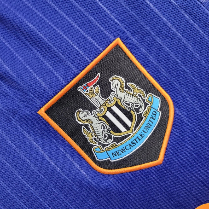 Newcastle United 2025-ös vendég mez