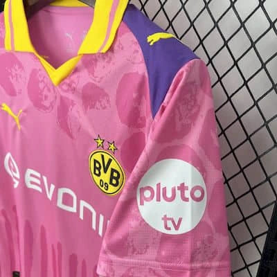 Treći dres Borusije Dortmund za 2025. godinu