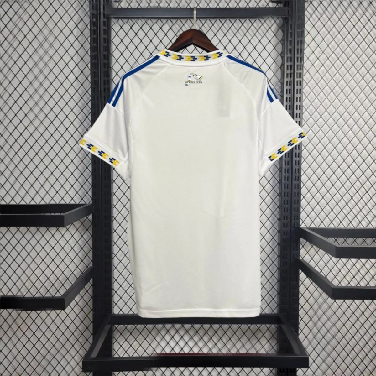 Domowy strój Leeds United na rok 2025
