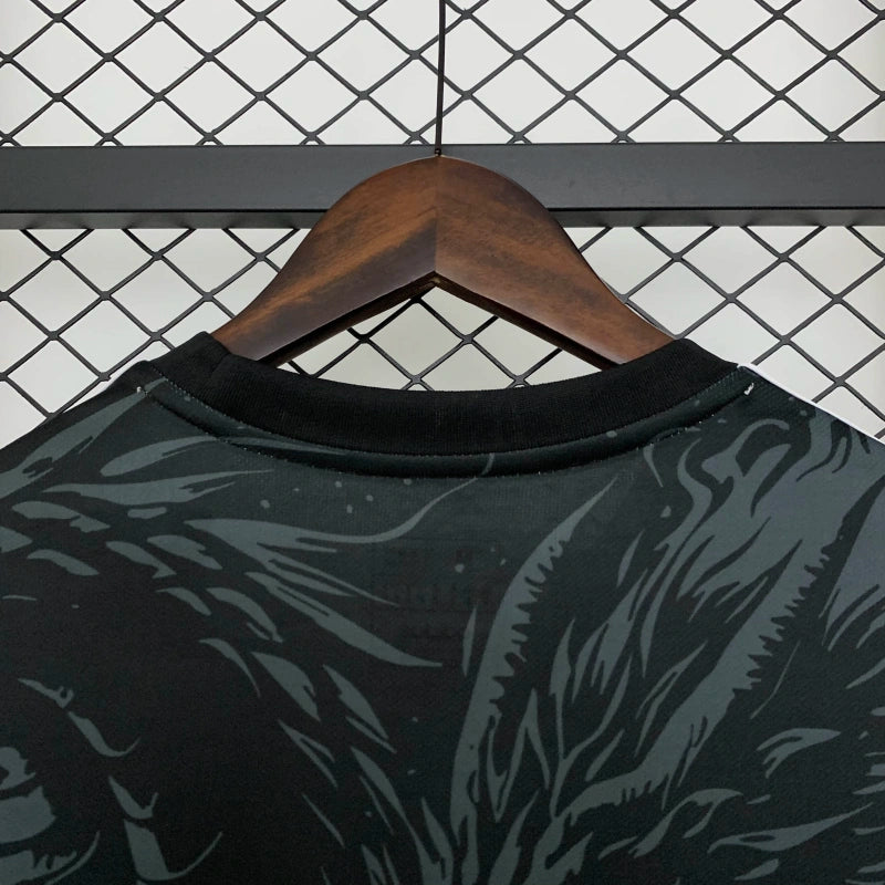 Ograničeni dres Real Madrida za 2025. godinu