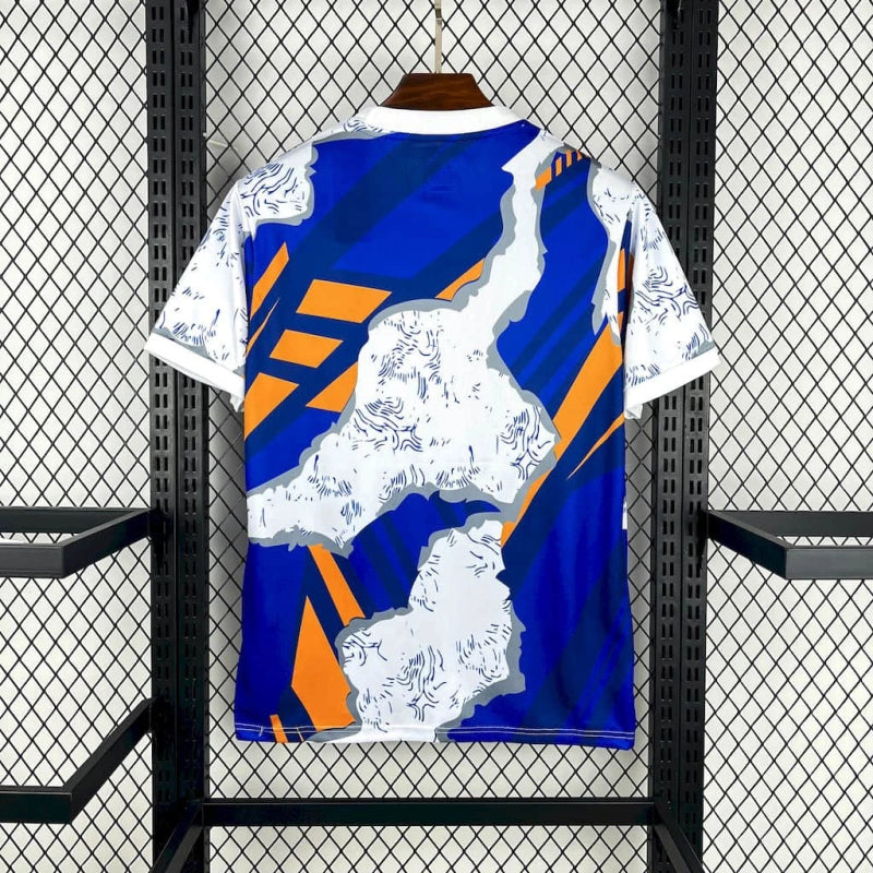 Ograničeni dres Real Madrida za 2025. godinu