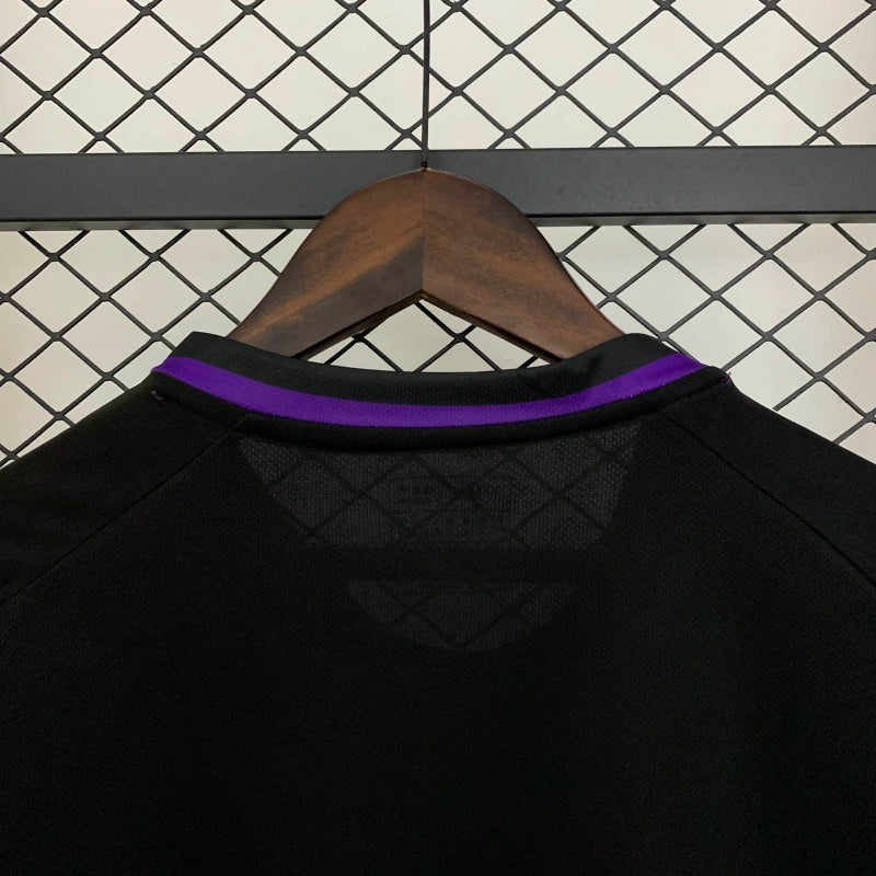 Ograničeni dres Real Madrida za 2025. godinu