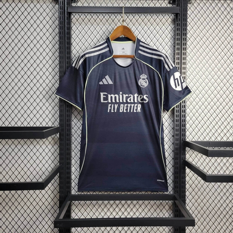 Real Madrid 2025-ös vendég mez