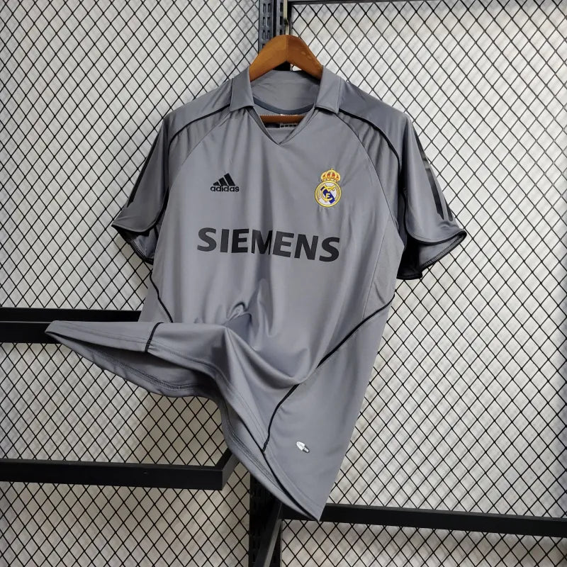 Real Madrid 2005-ös vendég mez