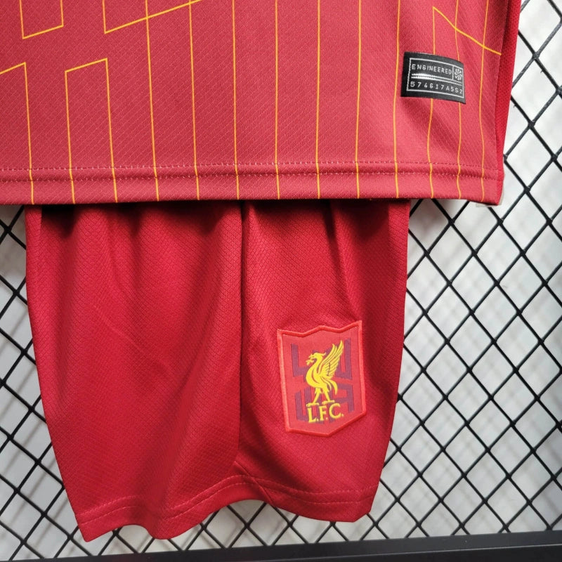 Liverpool 2024-es hazai gyerek szett