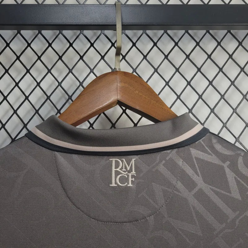 Trzeci strój Realu Madryt na 2024 rok 