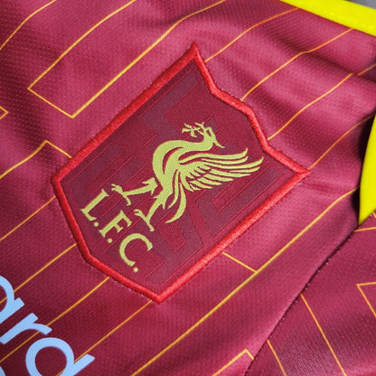 [CSECSEMŐ] Liverpool 2025-ös hazai mez