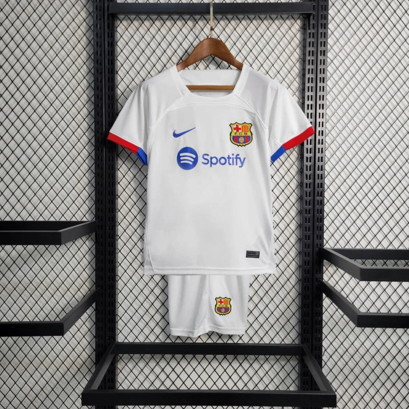 Barcelona 2023-as harmadik gyerek szett