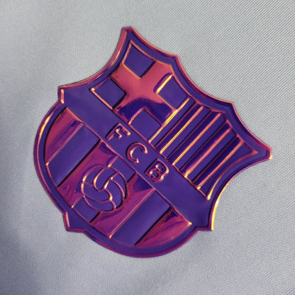 Trzeci strój Barcelony z 2021 roku 