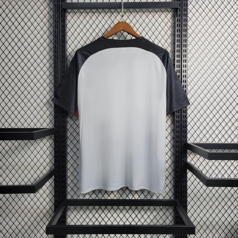 Strój treningowy Barcelony z 2023 roku 