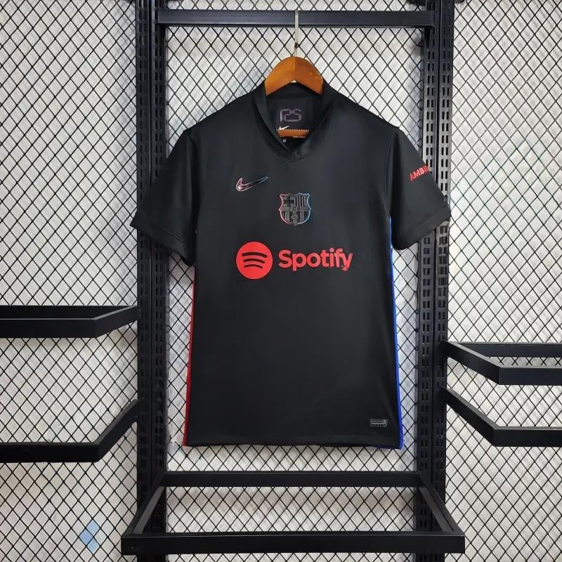 Alternatywna koszulka gościnna Barcelony na 2024 rok 