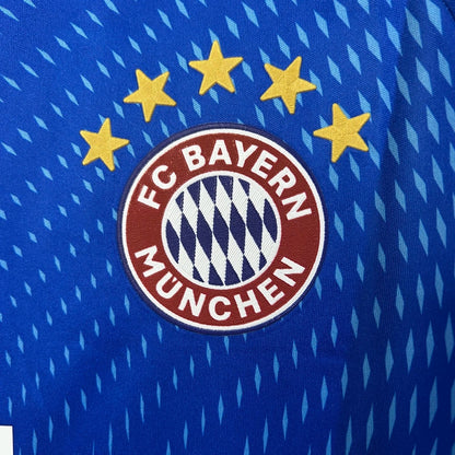 Bayern München 2025-ös kapus mez