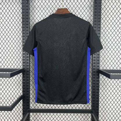 Barselona četvrti dres za 2025. godinu 