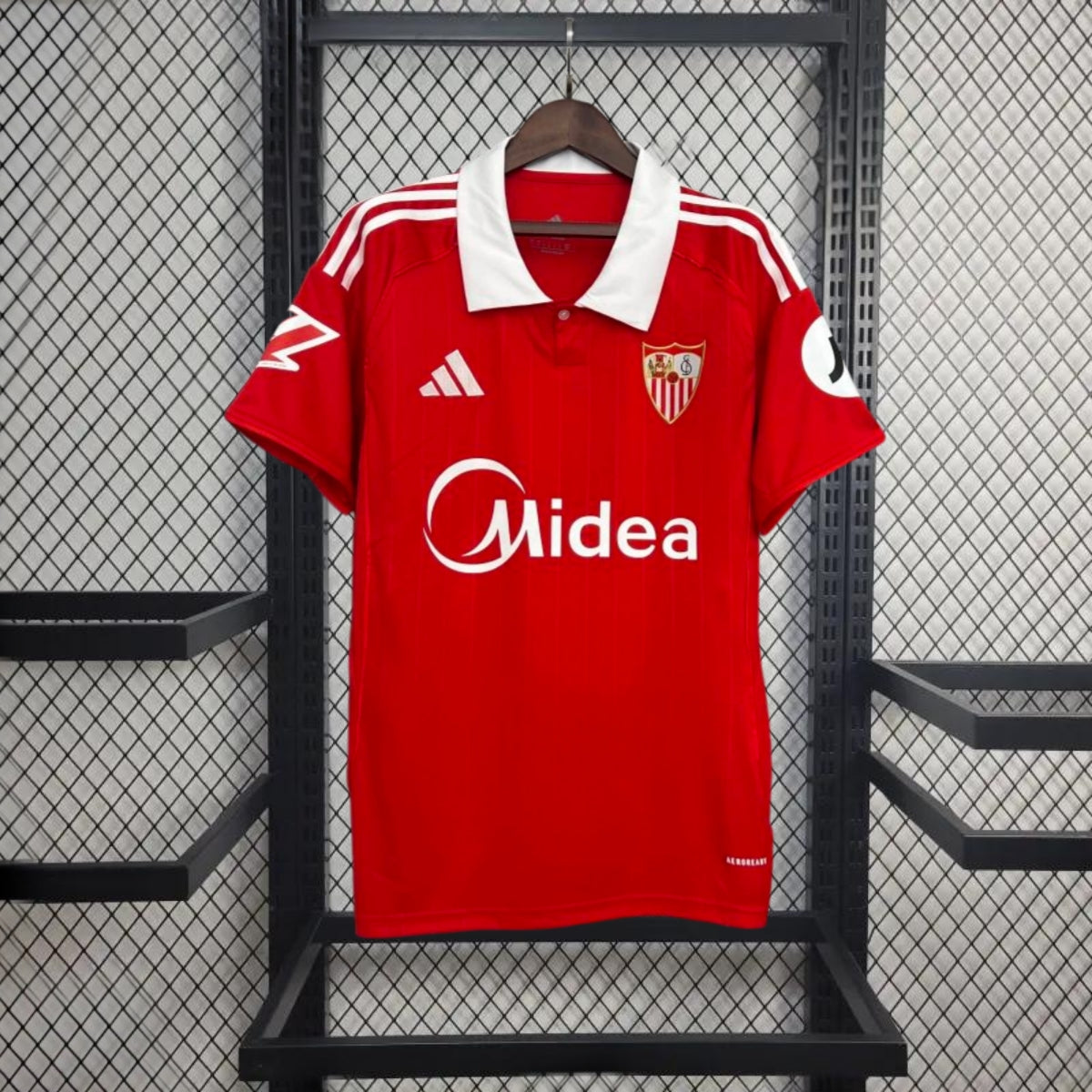 Sevilla 2025-ös vendég mez