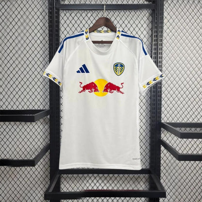 Leeds United 2025-ös hazai mez