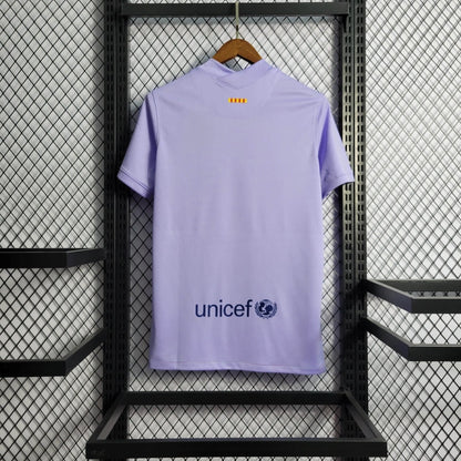 Trzeci strój Barcelony z 2021 roku 