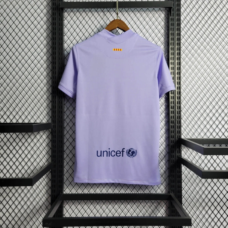 Trzeci strój Barcelony z 2021 roku 