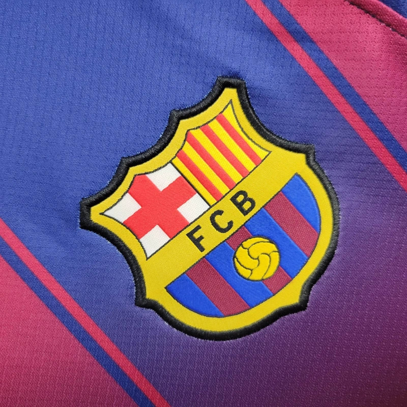 Barcelona 2025-ös hazai mez