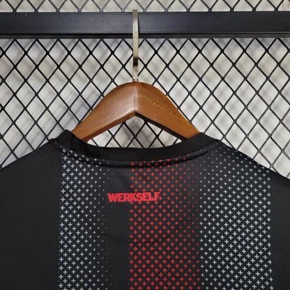 Bayern Leverkusen 2025-ös hazai mez