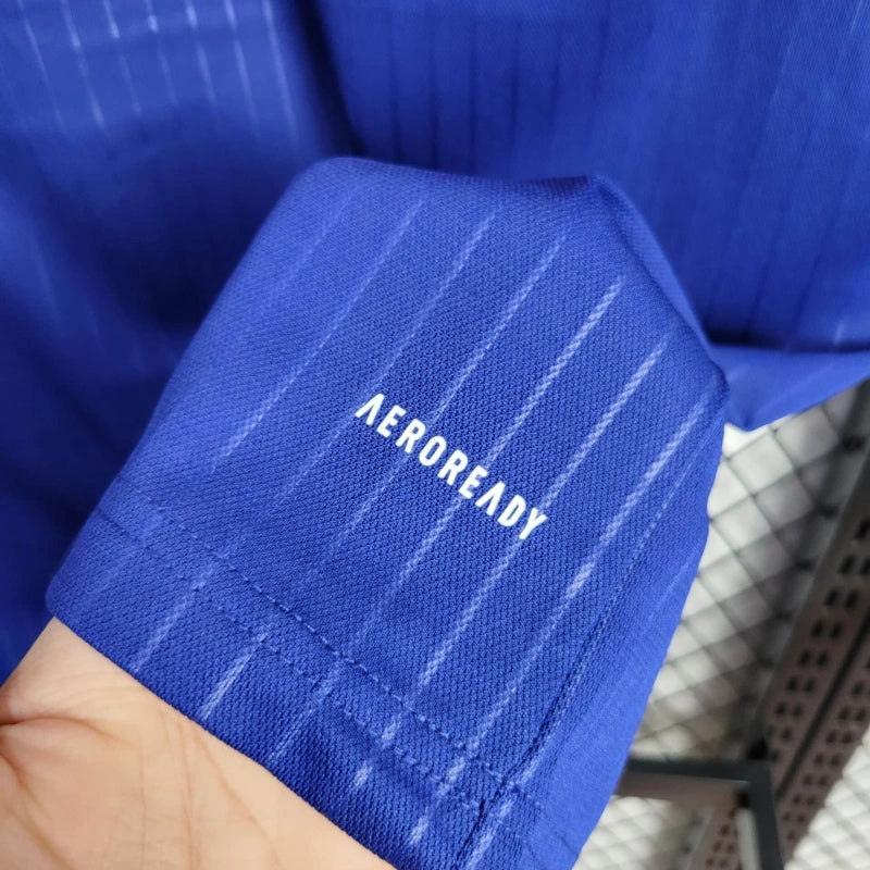 Strój wyjazdowy Newcastle United na 2025 rok 