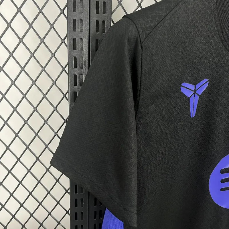 Czwarta koszulka Barcelony na 2025 rok 