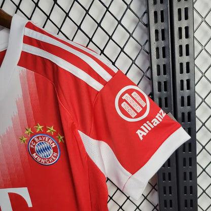 Bayern München 2025-ös hazai mez