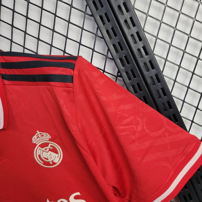 Četvrti dres Real Madrida za 2024. 