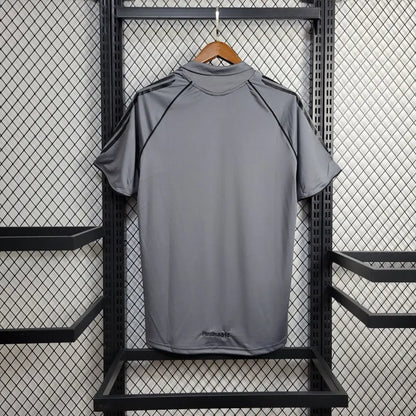 Real Madrid 2005-ös vendég mez