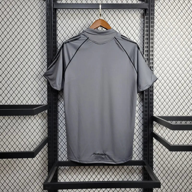 Real Madrid 2005-ös vendég mez