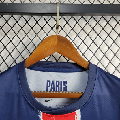 Domaći dres Paris Saint-Germaina za 2024. godinu 